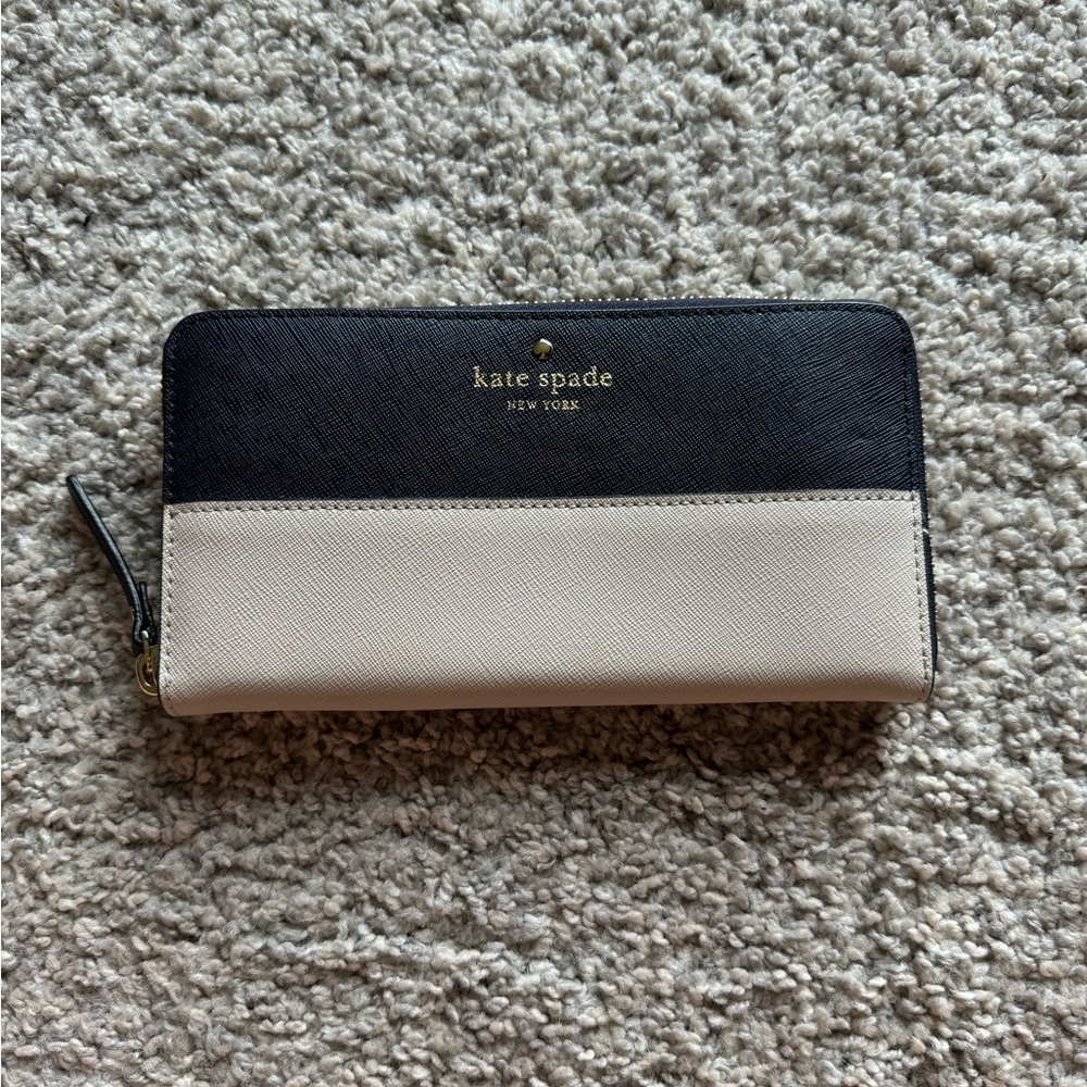 NEW! Kate spade New York wallet navy cream Lacey wallet cedar street
